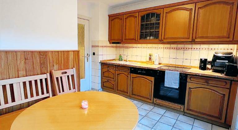 Apartment with patio — photo 2