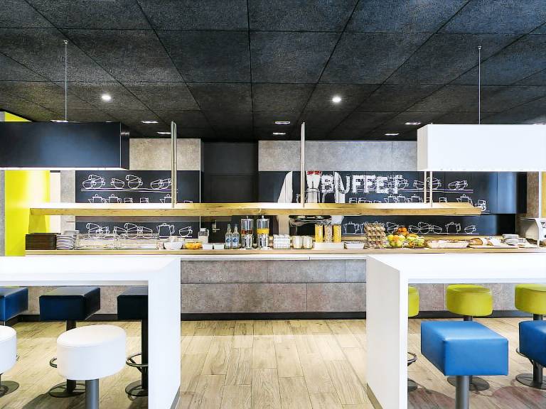 Ibis Budget Zurich Airport — photo 5
