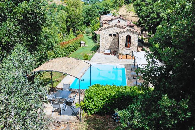 Family-friendly villa with jacuzzi, private pool & garden | Pets allowed — photo 2