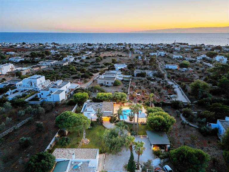 Villa with garden, private pool & barbeque — photo 3