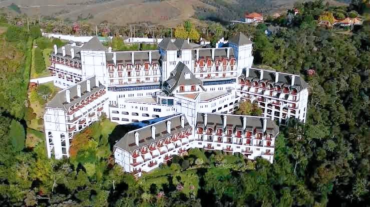 Ample holiday apartment with pool & hot tub | Good for workation | Pet-friendly in Campos