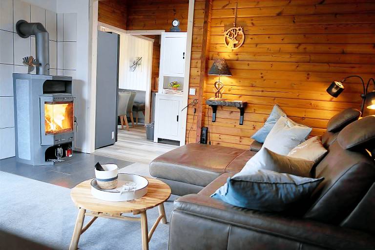 Blockhaus für Familien & Freunde – mit Garten, Kamin & Terrasse — photo 2