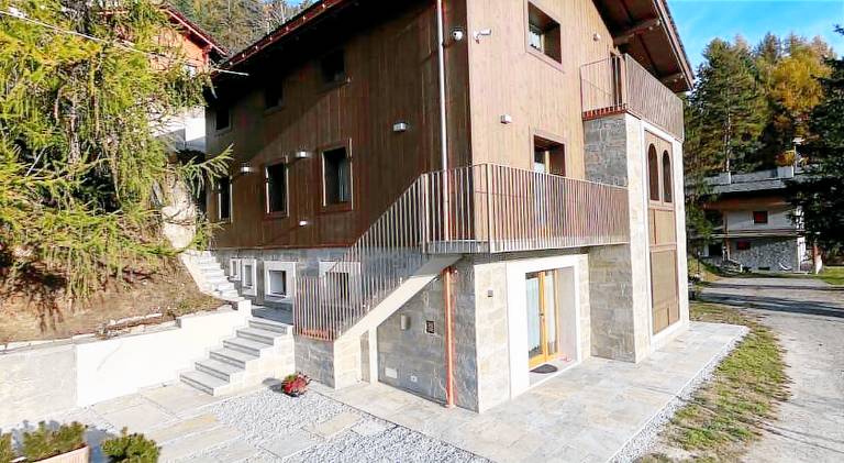 Apartment with garden & terrace — photo 4