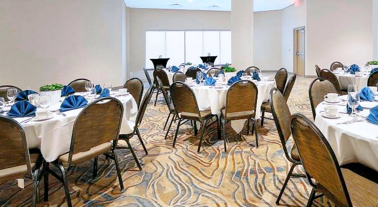 Oshkosh Marriott Waterfront Hotel & Convention Center — photo 4