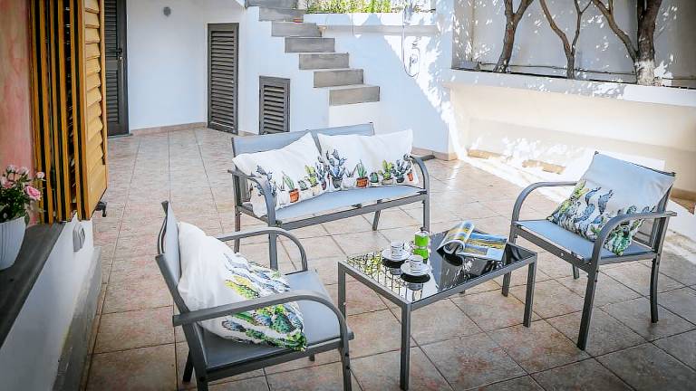 Rental apartment with BBQ, garden & patio | Next to the beach | Pet-friendly — photo 4