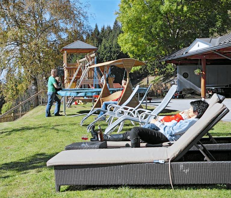 Family-friendly charming apartment with garden, grill & hot tub | Perfect for remote work | Pet-friendly — photo 5