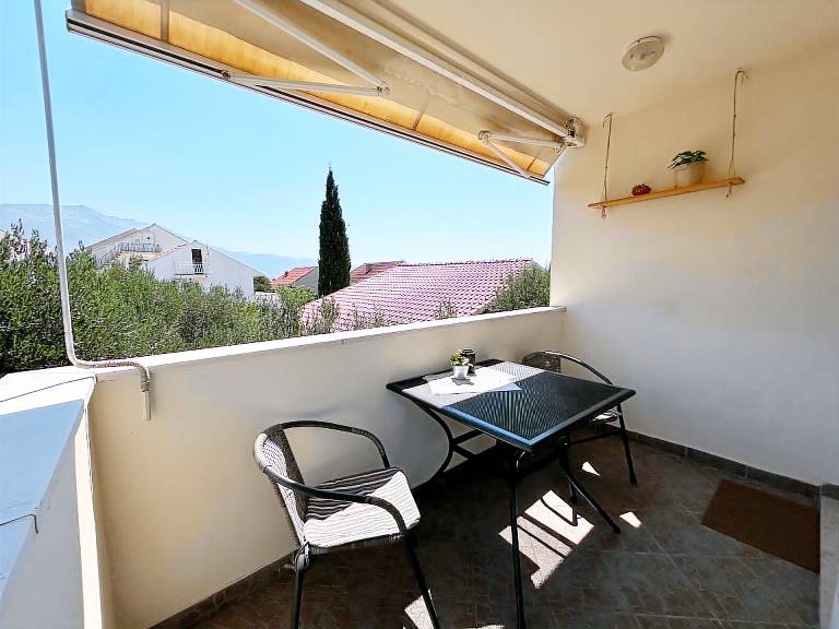 Apartment with garden, patio & barbecue in Orebic