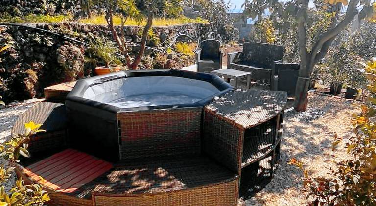 Villa with private pool, terrace & hot tub in Mascali