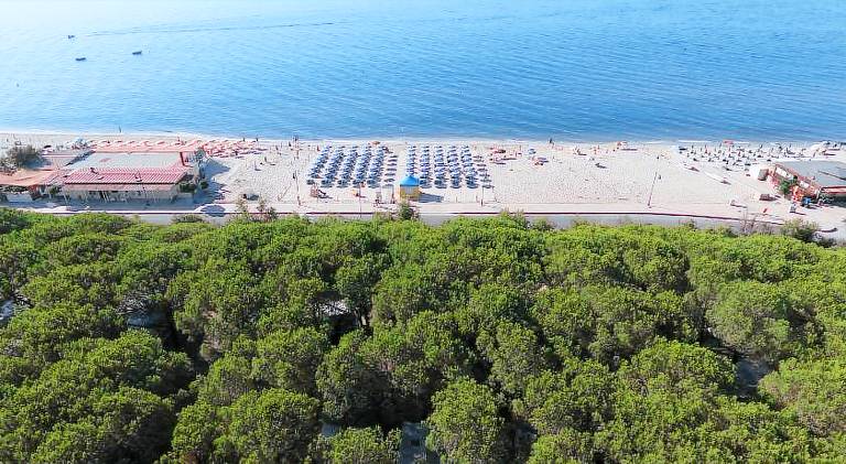 Serviced apartment with terrace in Cropani