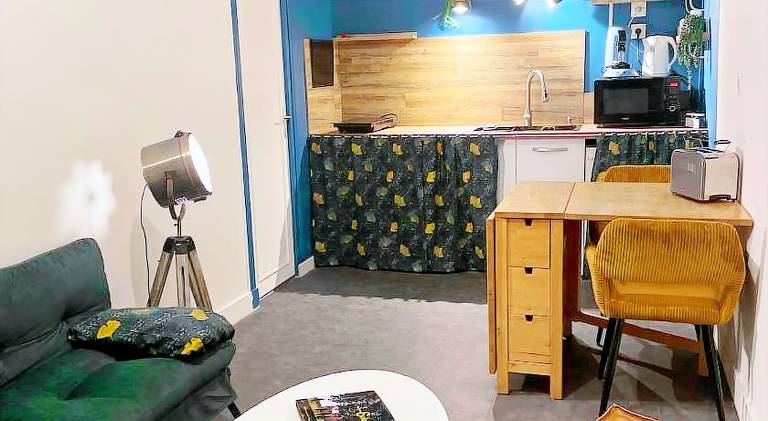House with 2 rooms for 6 persons in Chateauroux