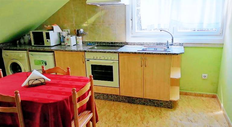 Serviced apartment with barbecue, terrace & yard — photo 5