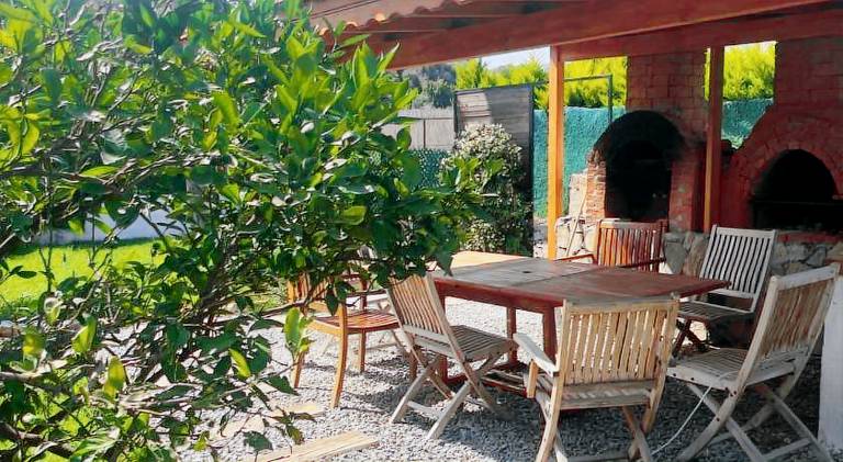 House with garden, pool & patio — photo 2