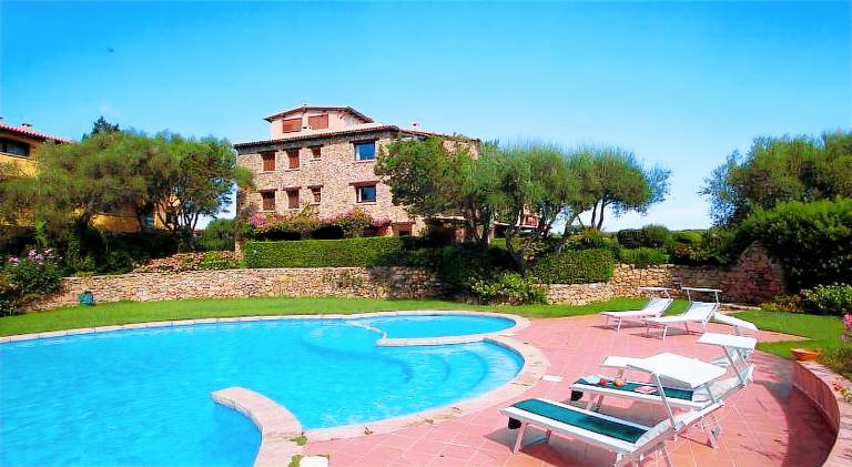 Rental apartment with pool | Pets are welcome in Olbia