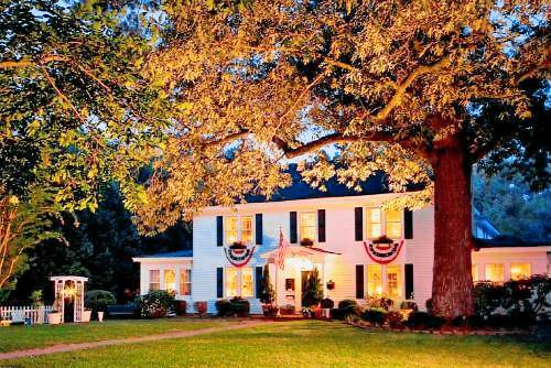A Williamsburg White House Inn