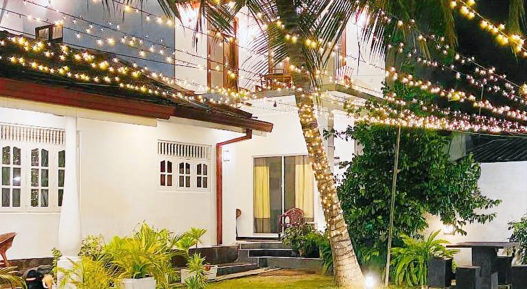 White Villa Airport Transit Hotel