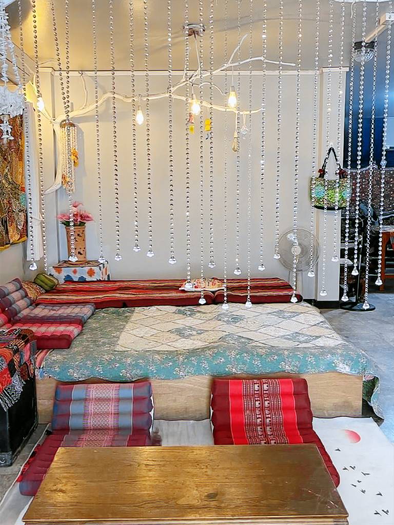 House with 6 rooms for 12 persons in Chiang Mai