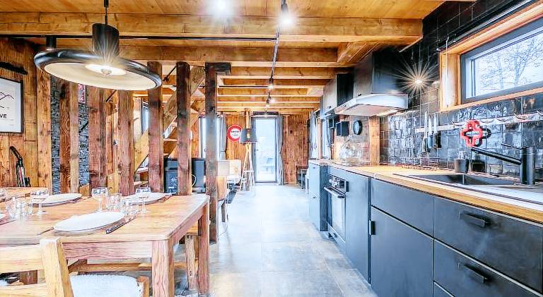 Chalet with garden, patio & jacuzzi — photo 4