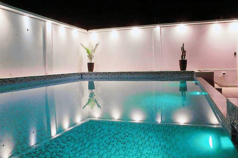 Dmilez Hotel