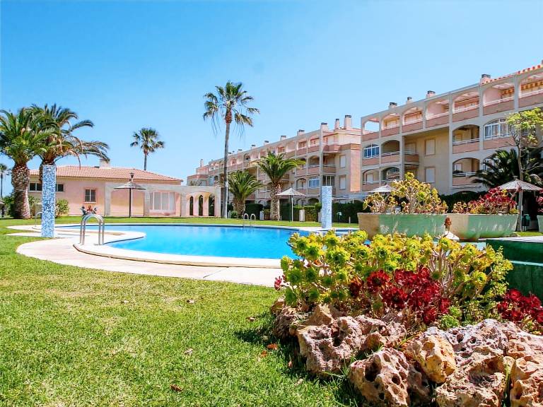 Holiday apartment with pool & terrace | Beach nearby | Pets are welcome — photo 2