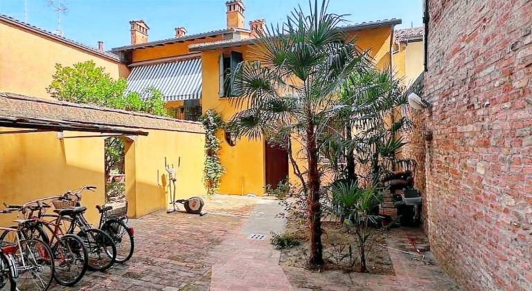 Apartment with 1 room for 4 persons in Imola