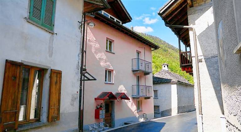 Holiday apartment with garden & patio — photo 5