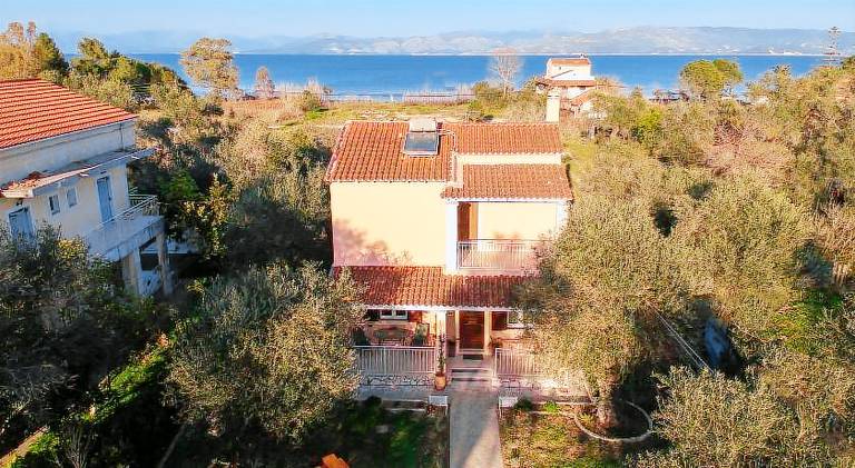 House with yard | Beach nearby | Pets are welcome — photo 4