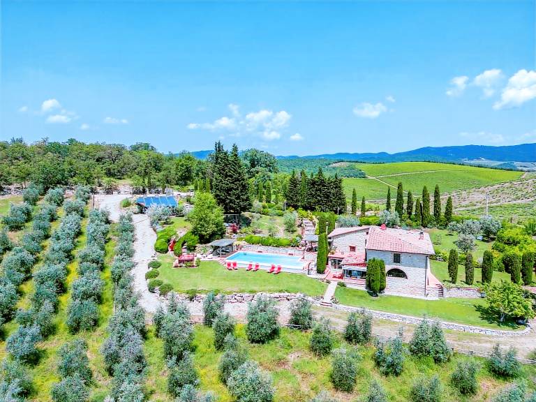 Child-friendly spacious vacation home with garden, jacuzzi & terrace | Good for workation | Pets allowed — photo 2