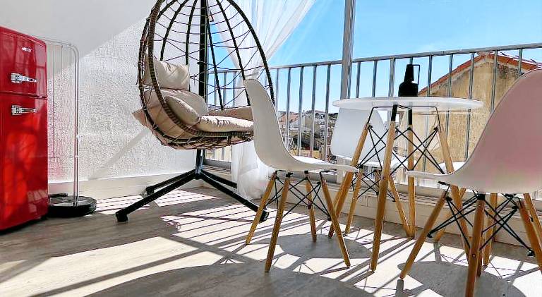 Apartment with patio in Cannes