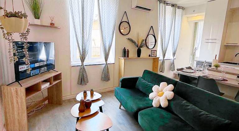 Holiday apartment with 1 room for 4 persons in Carcassonne