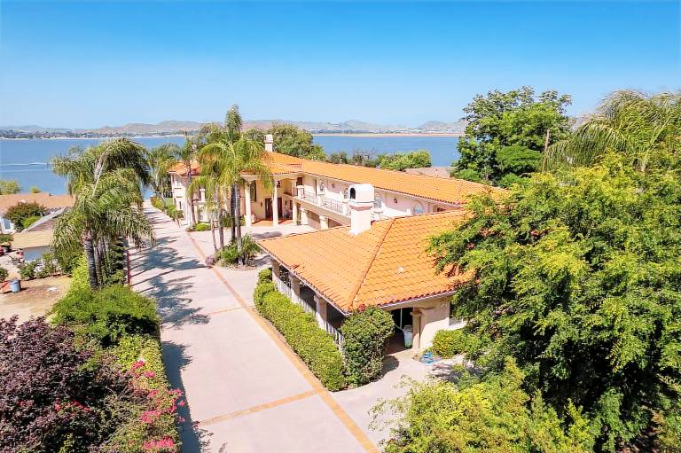 House  Lake Elsinore