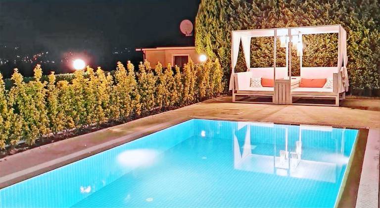 Villa with garden, patio & private pool in Sapanca