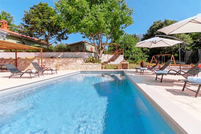 Villa with pool, barbecue & terrace in Labin