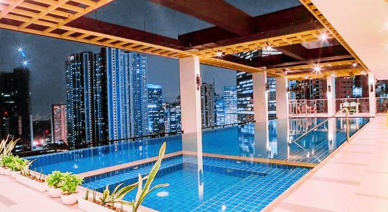 Le Martell 1BR BGC Condo Unit - Infinity Pool & Gym Access with 360 City View — photo 3