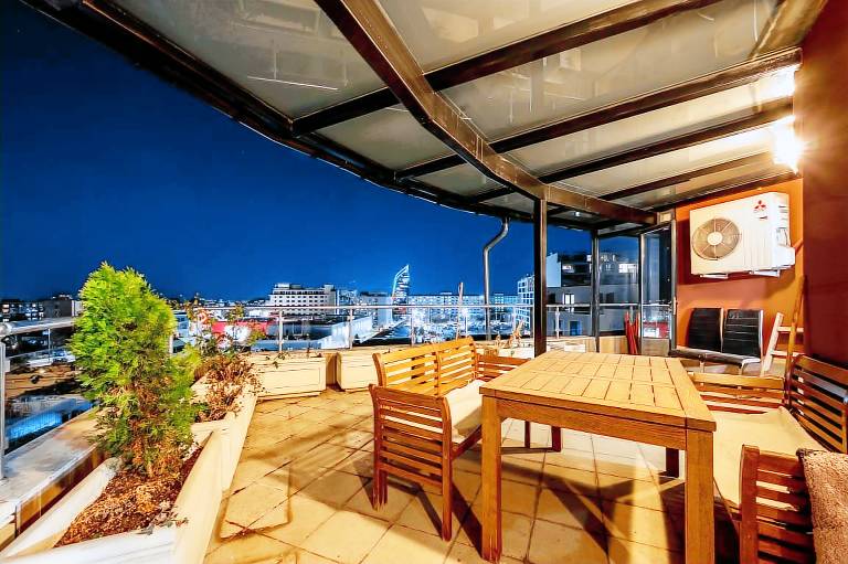Sofia Luxury 3-Bed Penthouse Apartment, Sleeps 6 — photo 5
