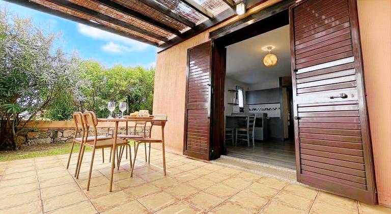 Villa with terrace & yard | Beach nearby | Pet-friendly — photo 5