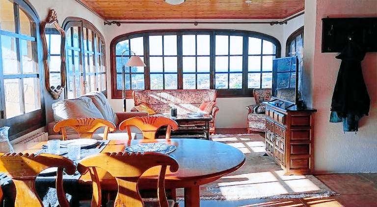 Cave house with sea views in Santa Susanna