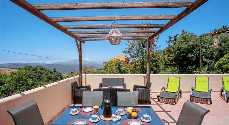 Villa with garden, patio & BBQ — photo 2