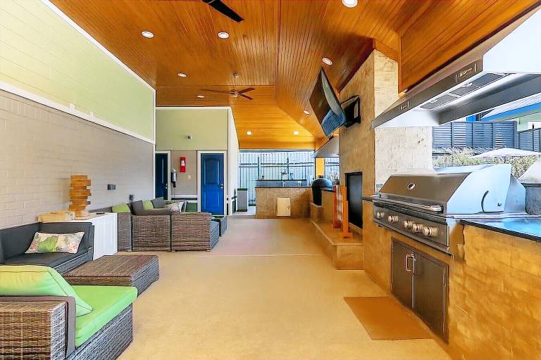 Apartment  Oak Forest/ Garden Oaks