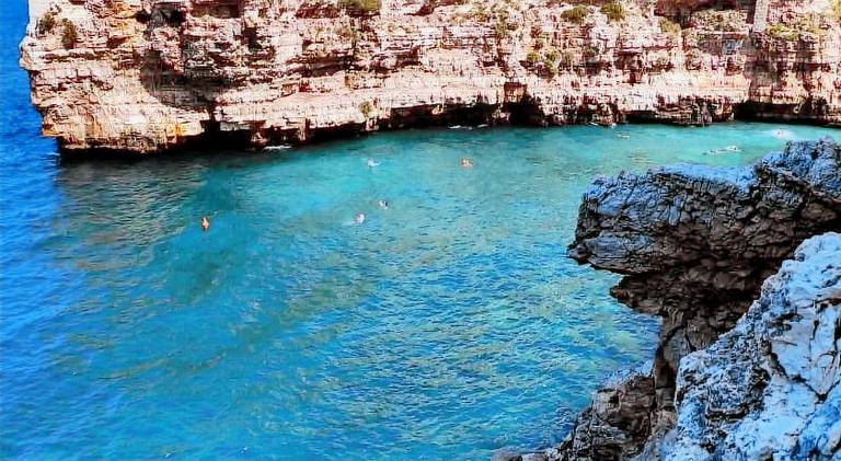 House with hot tub in Polignano a Mare