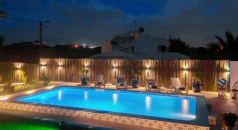 Villa with yard, private pool & patio in Albufeira