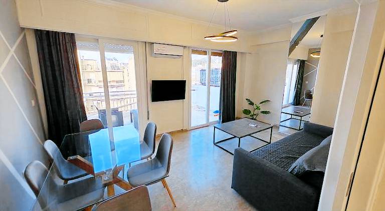 Apartment with terrace — photo 2