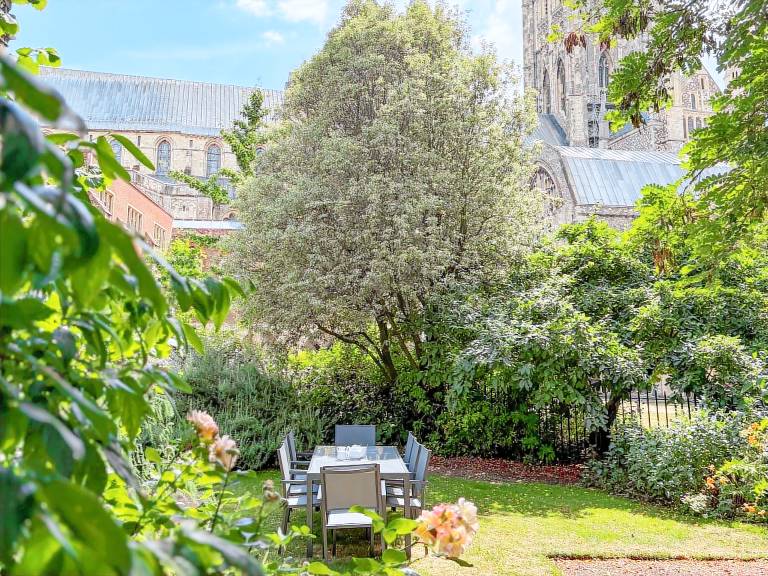 Cottage with yard | River view — photo 4