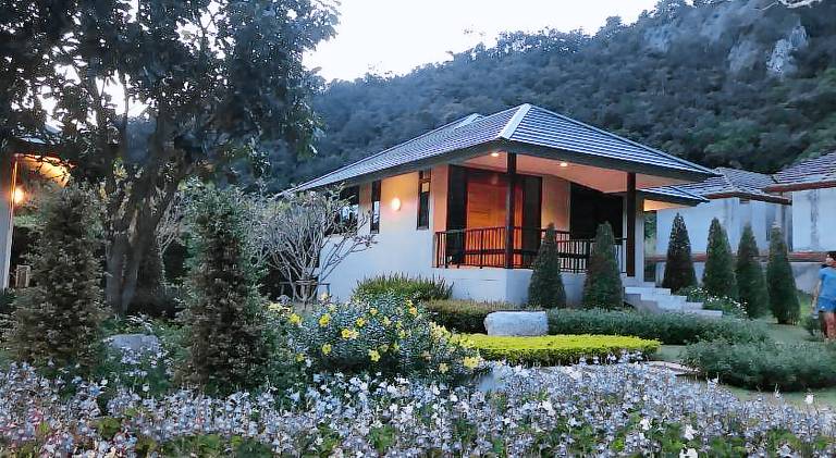Lodge Nong Makrut