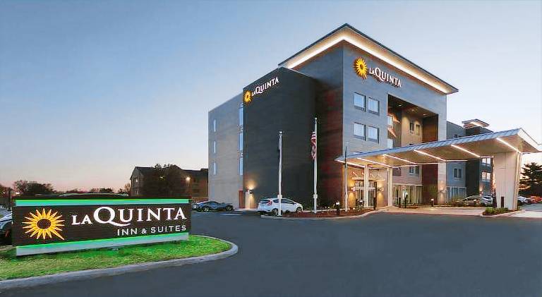 La Quinta Inn & Suites by Wyndham Terre Haute in Terre Haute, IN