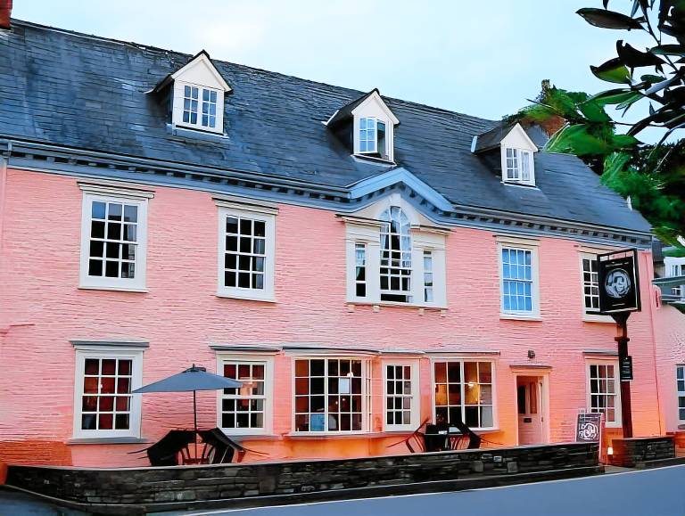 Dragon Inn in Crickhowell