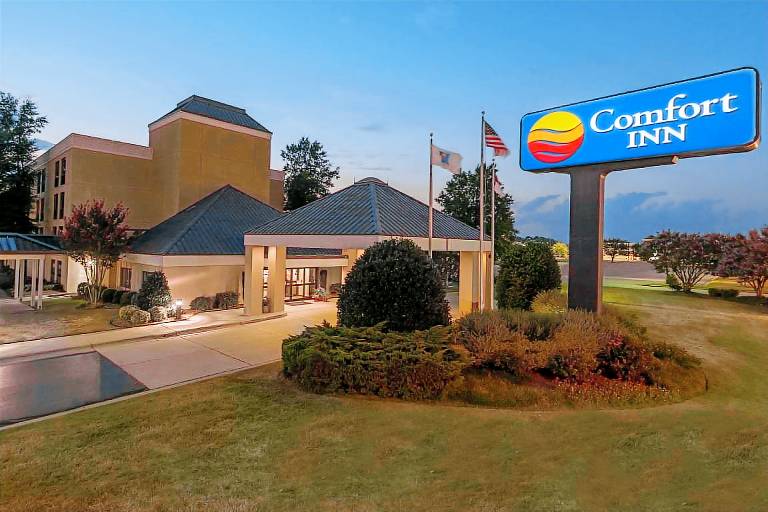 Comfort Inn Fayetteville near Fort Bragg — photo 2