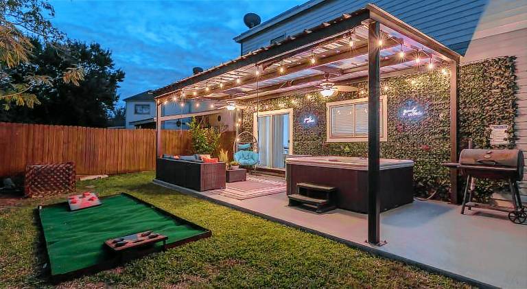 GameRoom, BBQ & Hot-tub by Lackland & SeaWorld — photo 3
