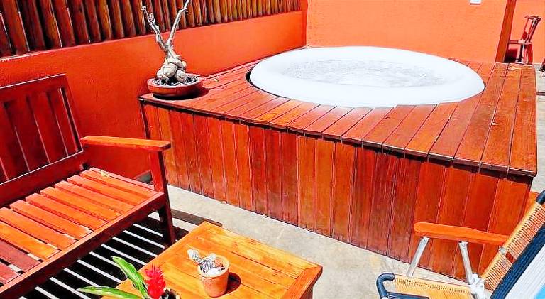 Rental apartment with pool, terrace & yard — photo 4