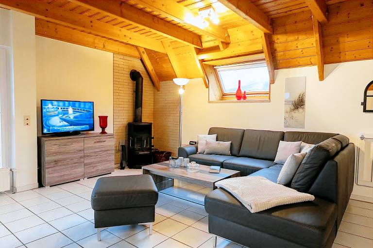 Ferienhaus Maja. Charmant und mit eigener Sauna im Garten. — photo 2