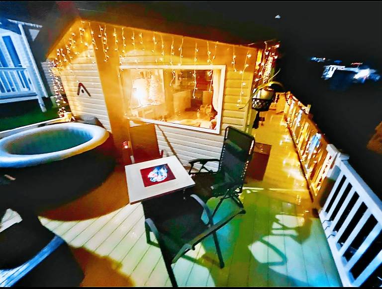 Newquay Seaside Lodge Retreat with Hot Tub — photo 5